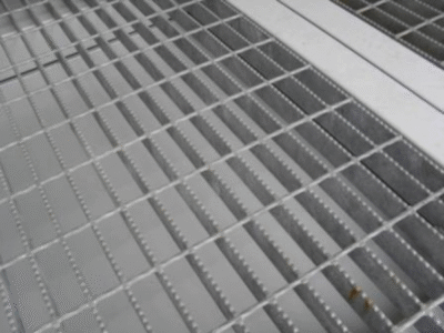 10Ft X 8Ft Open Mesh Floor Bunded Store